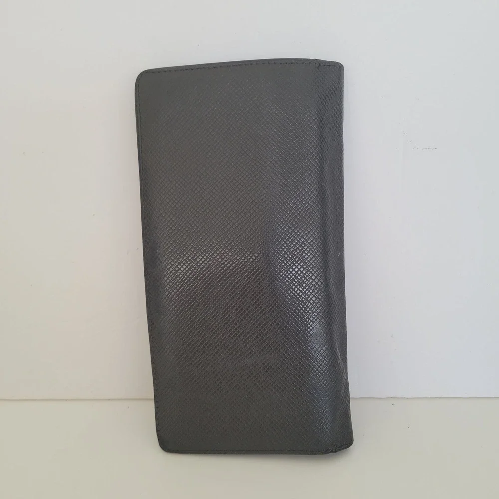 Louis Vuitton Black Taiga Leather Long Bifold Wallet Zippered Coin Pouch TA2114